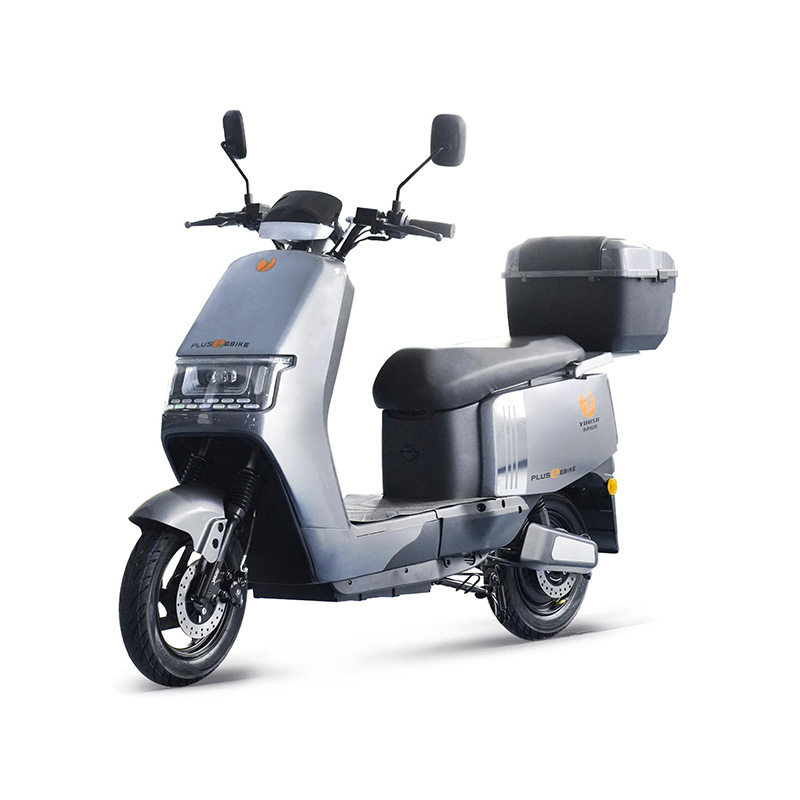 High-End Elektrikli Scooter'ın fren sistemi tekrarlanan yüksek hızda duruşlarda nasıl performans gösteriyor?