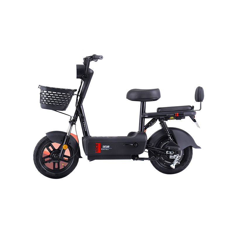 CoolRun Model Elektrikli Scooter, yüksek hızlarda veya keskin dönüşlerde sürüş stabilitesi ve direksiyon hassasiyeti açısından ne kadar iyi performans gösteriyor?